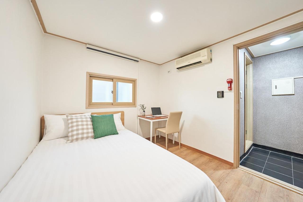 K'stay Sinchon Hotel *